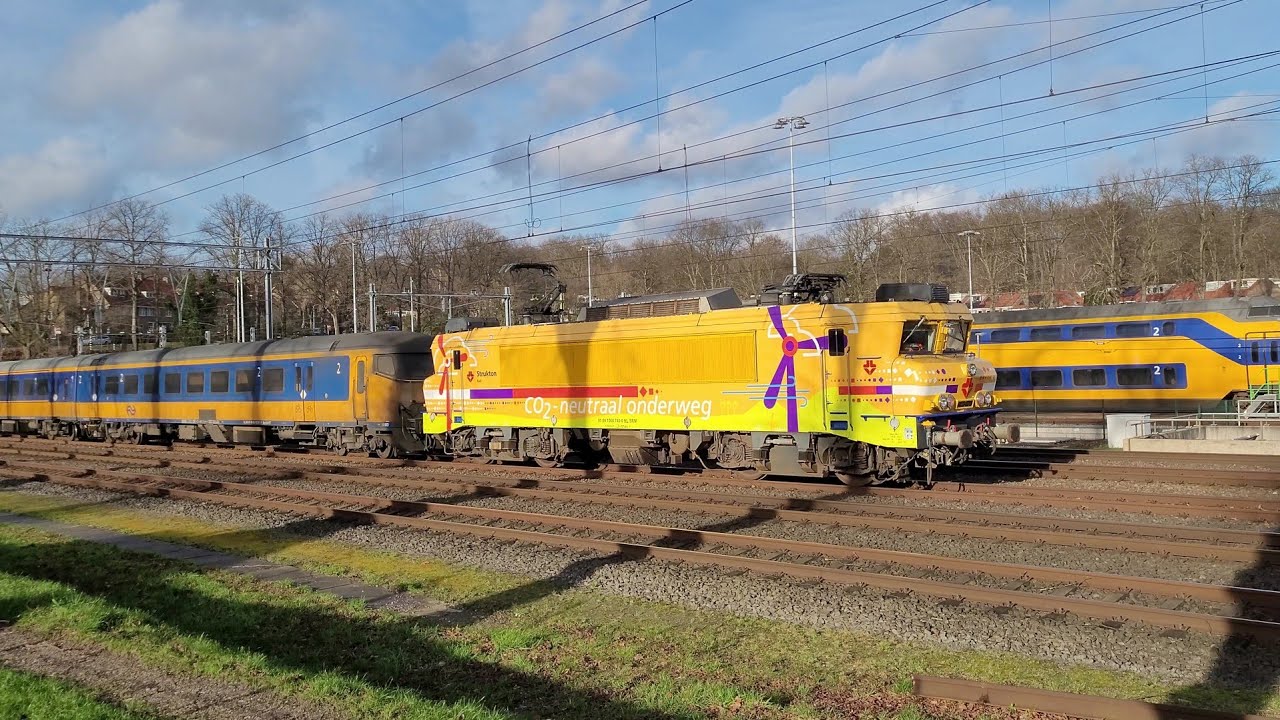 ICRmh/IC Direct rijtuigen met Strukton 1740 naar Arnhem Goederen Opstel NS