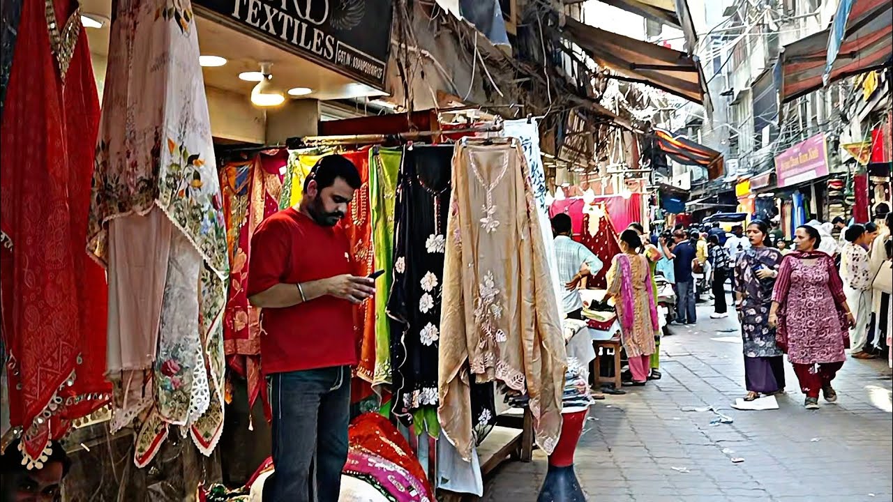 Famous Amritsar Shopping market | Som Bazar market | near golden temple 