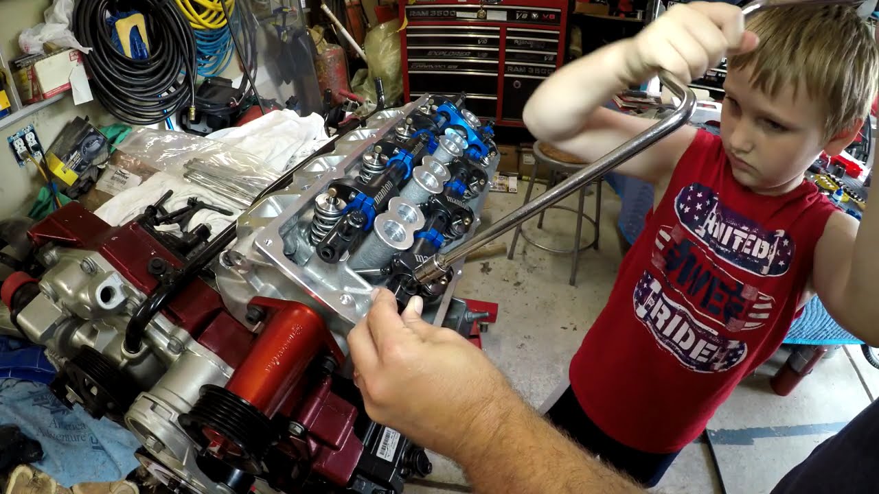 The 2013 5.7L Hemi Engine Build Part ( 25 ) Installing Manton Pushrods & Rocker