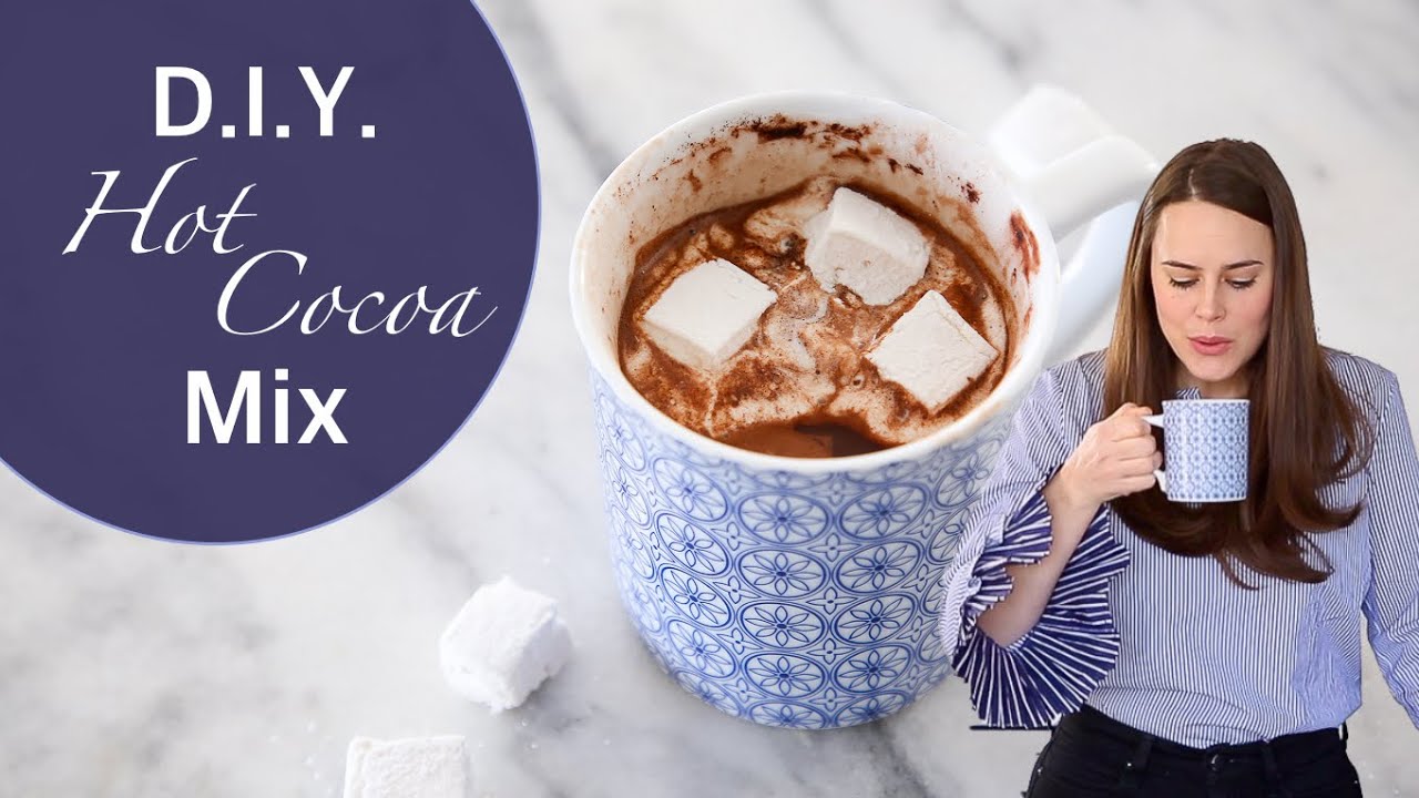 DIY HOT COCOA MIX IN A JAR: Fast tutorial for a super easy DIY hot cocoa mix!