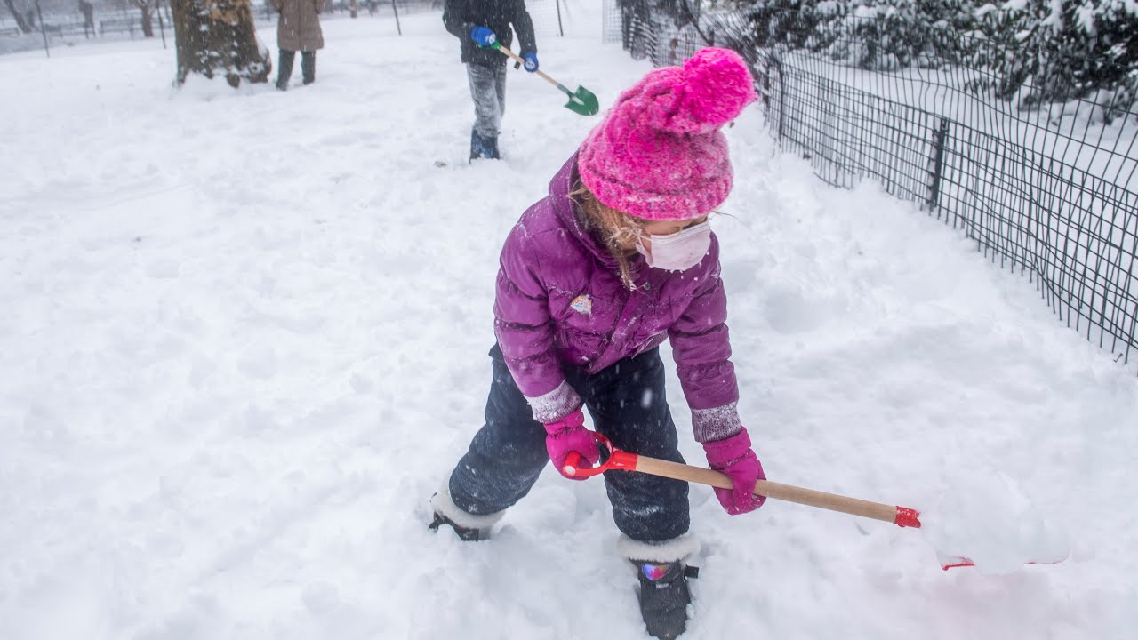 January Blizzard Drops 2 Feet of Snow on New York, New Jersey