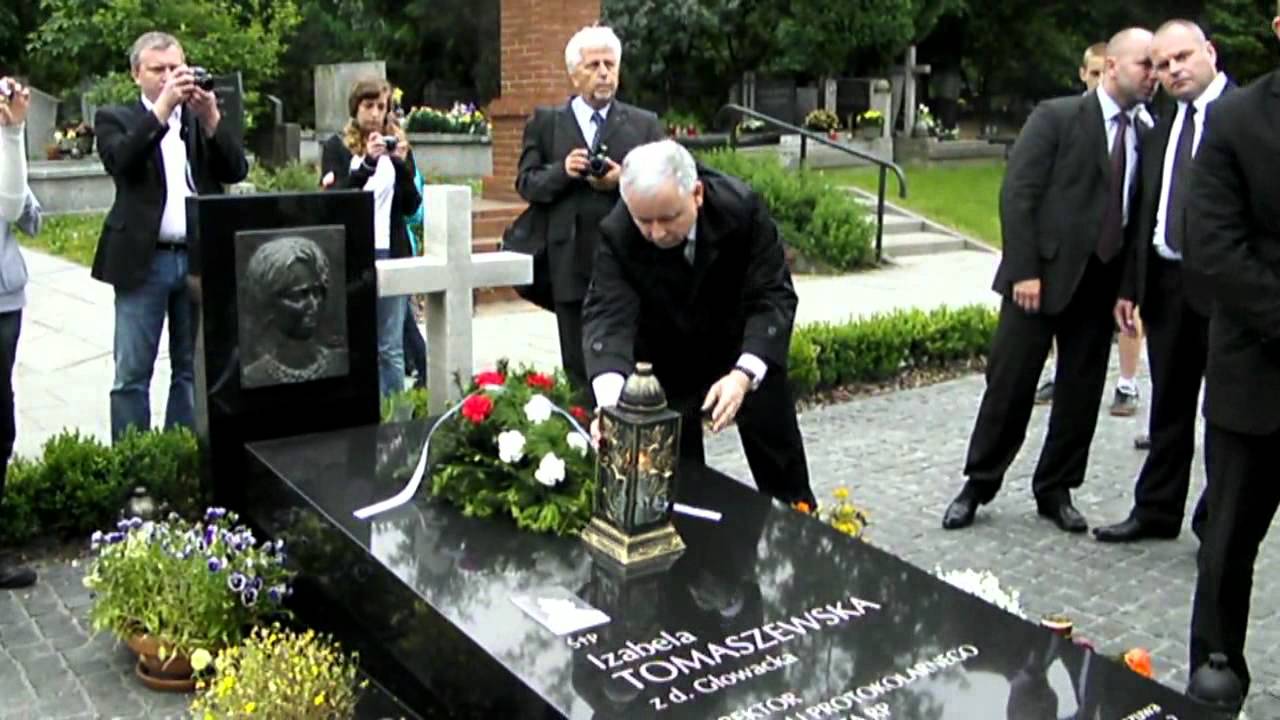 Przy grobach ofiar katastrofy smoleńskiej