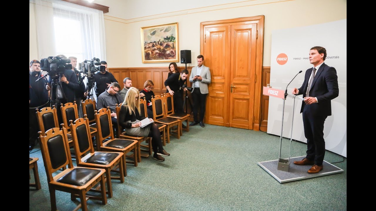 Devizahitelek: t&ouml;bb mint egymilli&oacute; csal&aacute;don seg&iacute;tettek a korm&aacute;ny int&eacute;zked&eacute;sei