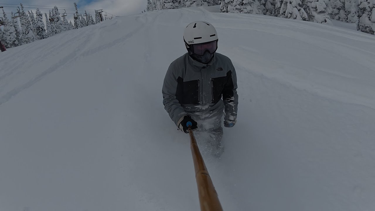 Armada Tracer 118 in Deep Snow