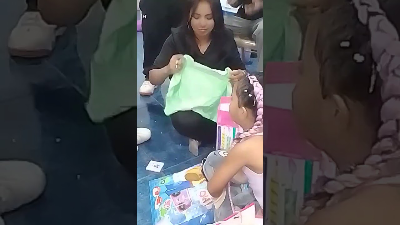 #foryupage Abriendo los regalos de esta muñeca 