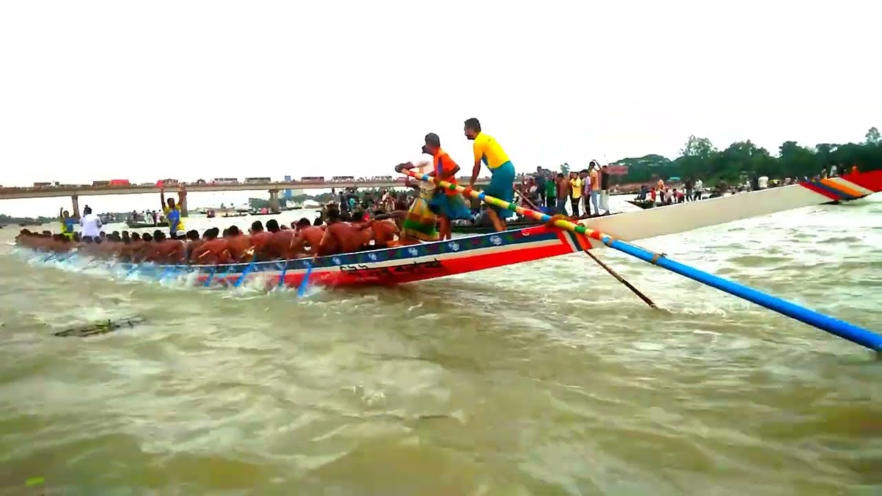 নিউ উড়ন্ত বলাকা নৌকা বনাম মায়ের দোয়া নৌকা একি ঘটনা ঘটলো