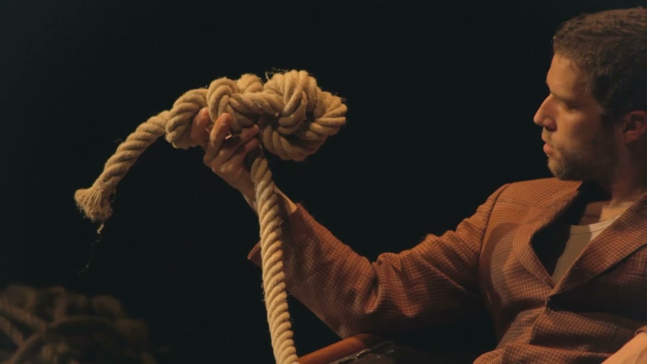 Alexis Rouvre dans l'exposition Corps de Cordes à la Corderie Royale - 2017