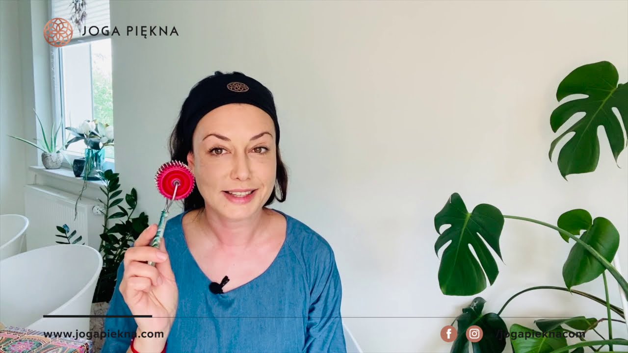 Wykorzystanie wałka wieloigłowego do masażu twarzy i szyi