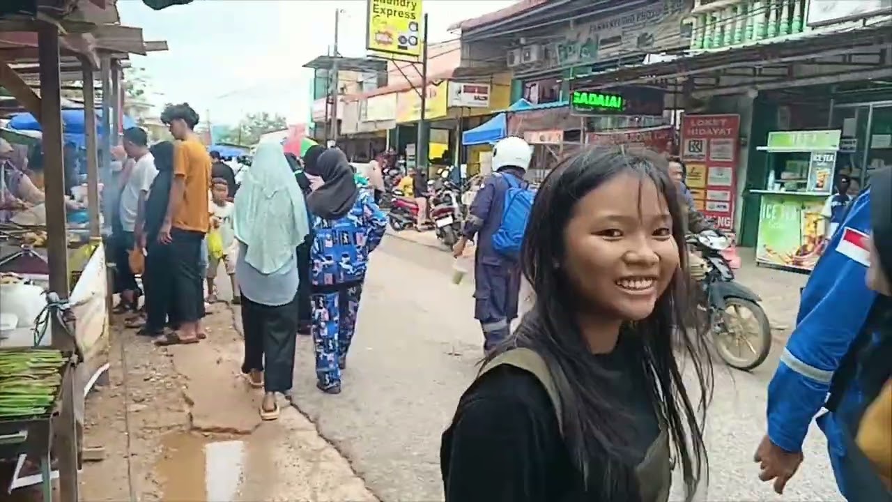 Hari ke 2 Ramadhan berburu takjil di pasar takjil melcem....