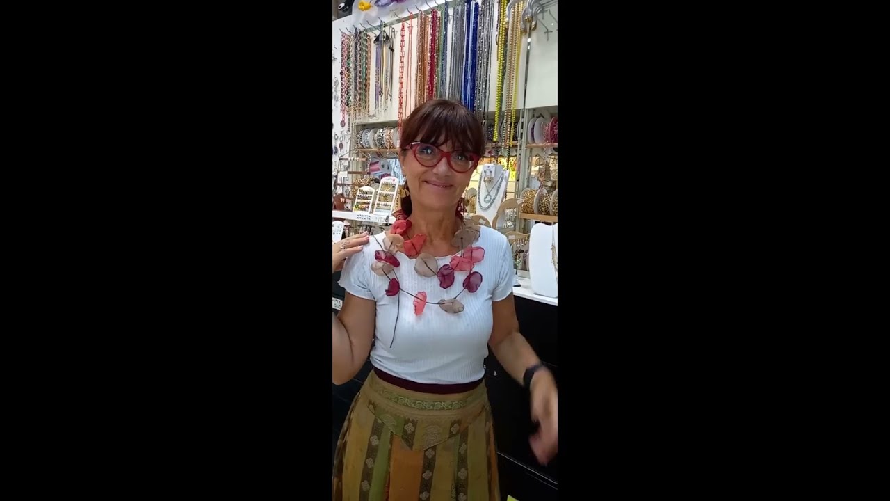 collana con fiori di raso medodo facile e veloce
