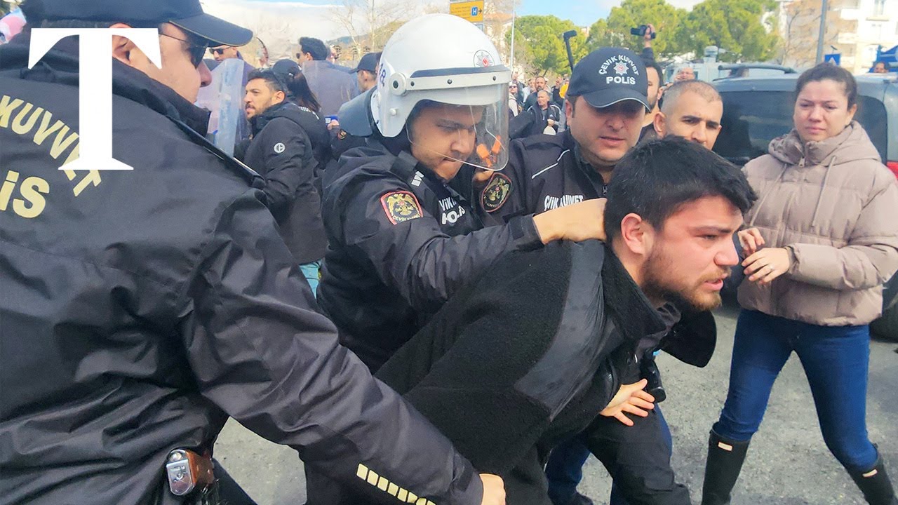 Turkish protestors clash with police after Istanbul mayor's arrest