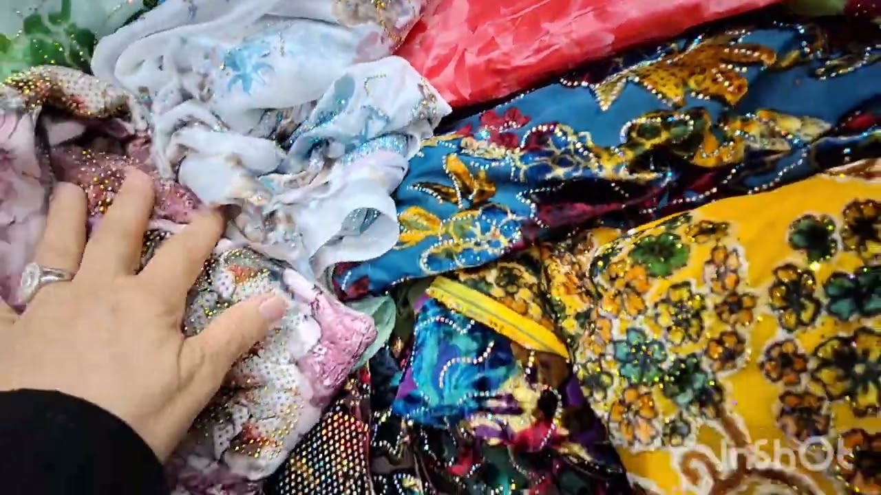 *جولتي في أجياد السد 🛍️ محل كازابلانكا – أقمشة ومخاوير بتشكيلات كثيرة ورائعة جداً 👗🧵✨*ن البري🇲🇦