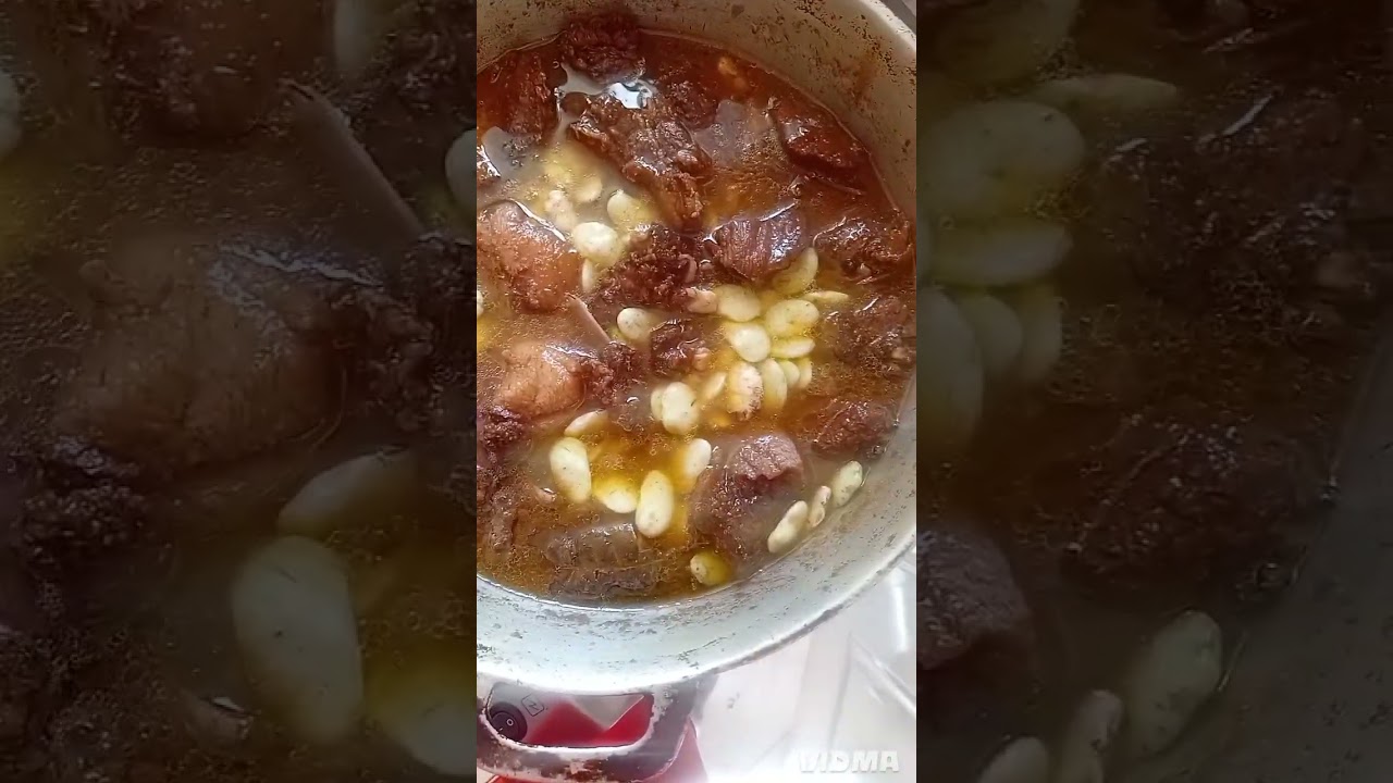 Gungoo rice and sugar bean with stew pork.