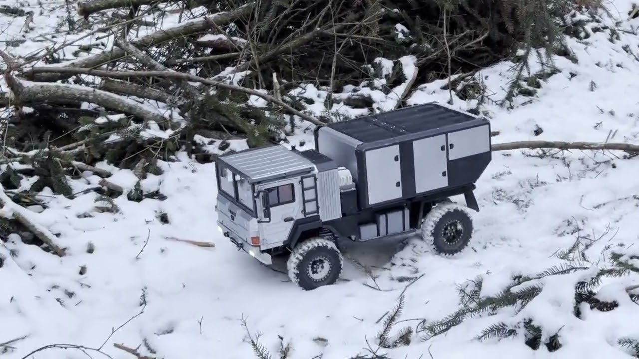 Absima Sherpa MAN KAT1 4X4 Im Winterwald