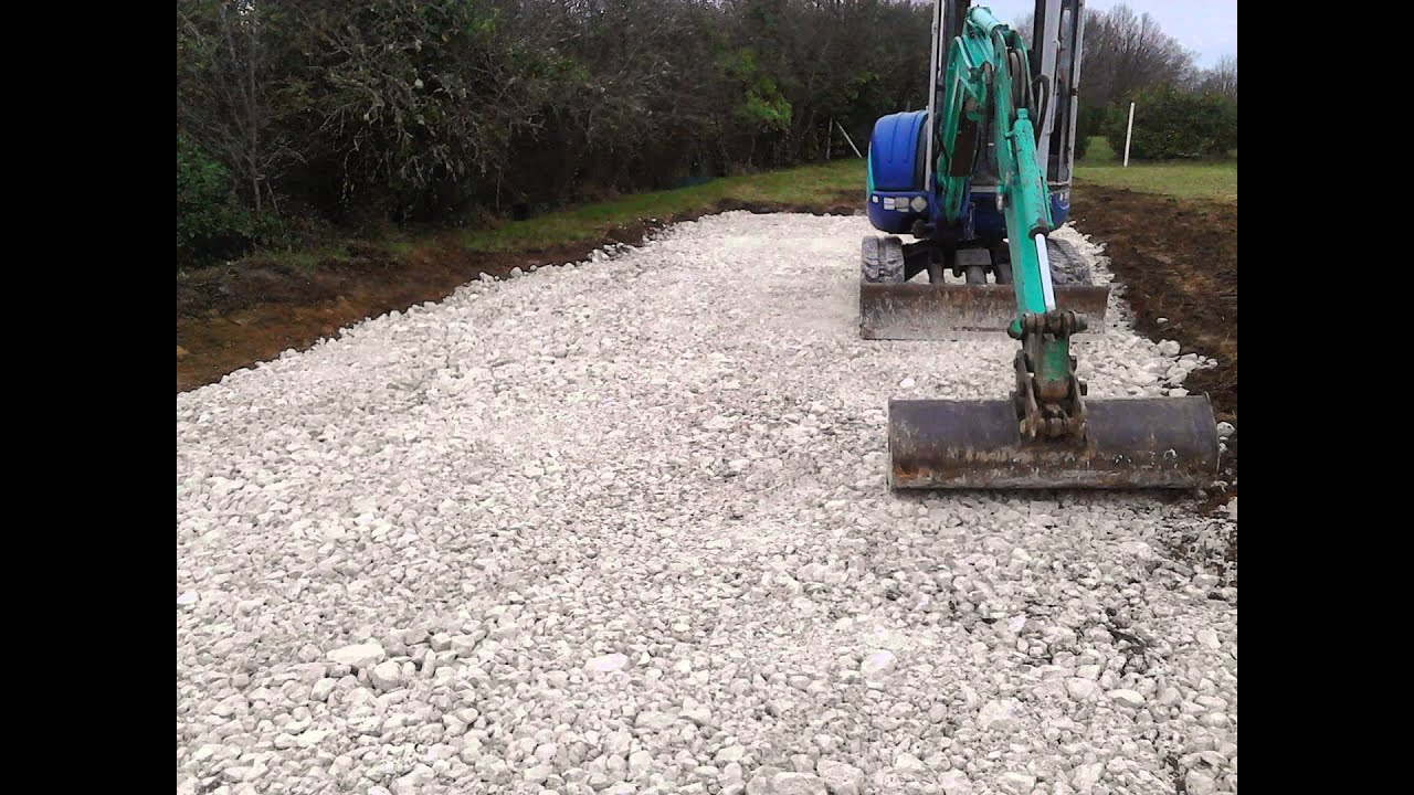 CHEMIN ACCES CALCAIRE FINITION GNT 0/20 ENTREPRISE CORTES TERRASSEMENTS