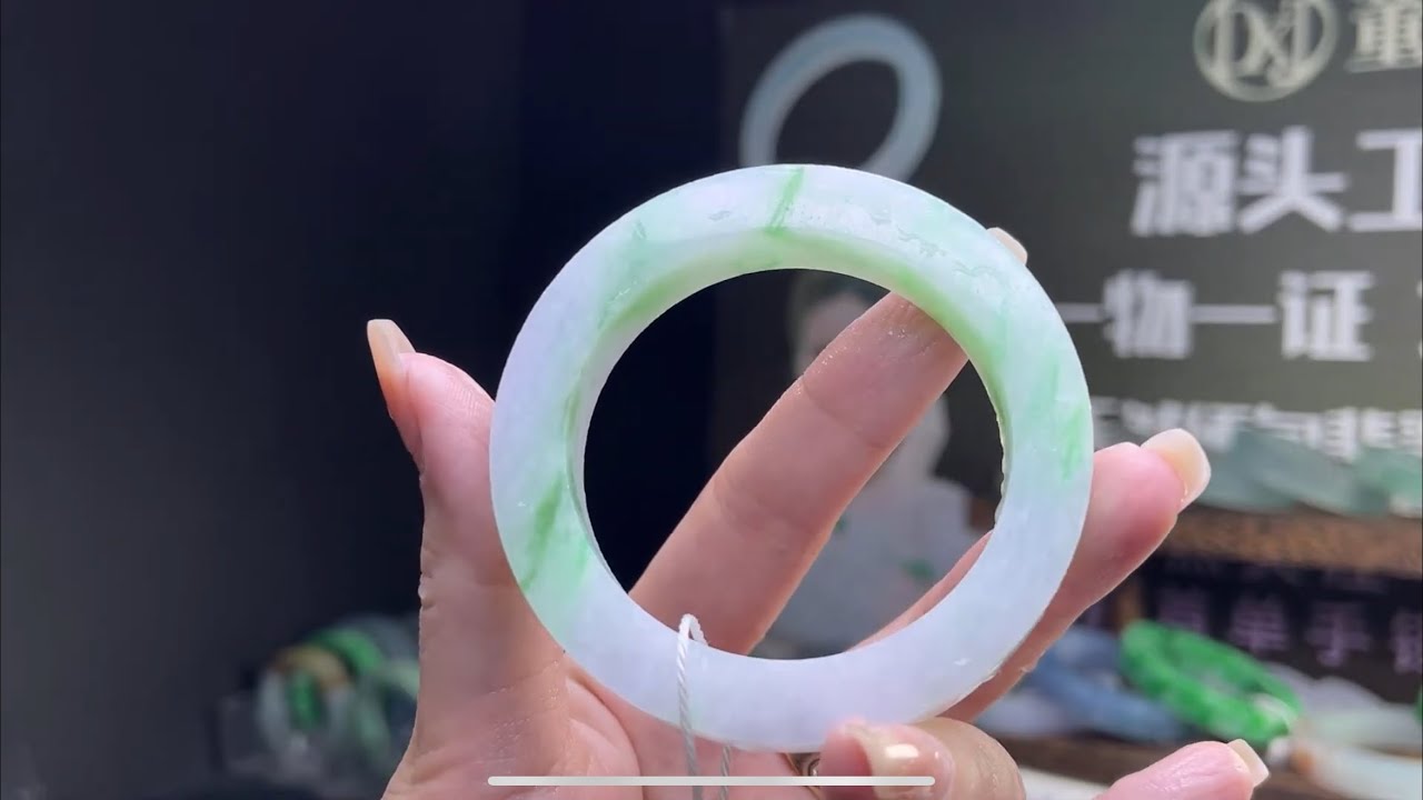 翡翠手鐲獨家定制：腕間柔情溫潤如玉，工廠貨源獨家定制#翡翠 #珠宝 #首饰 #翡翠珠宝  #翡翠手镯 珠寶直播  玉石  jade  玉  翡翠