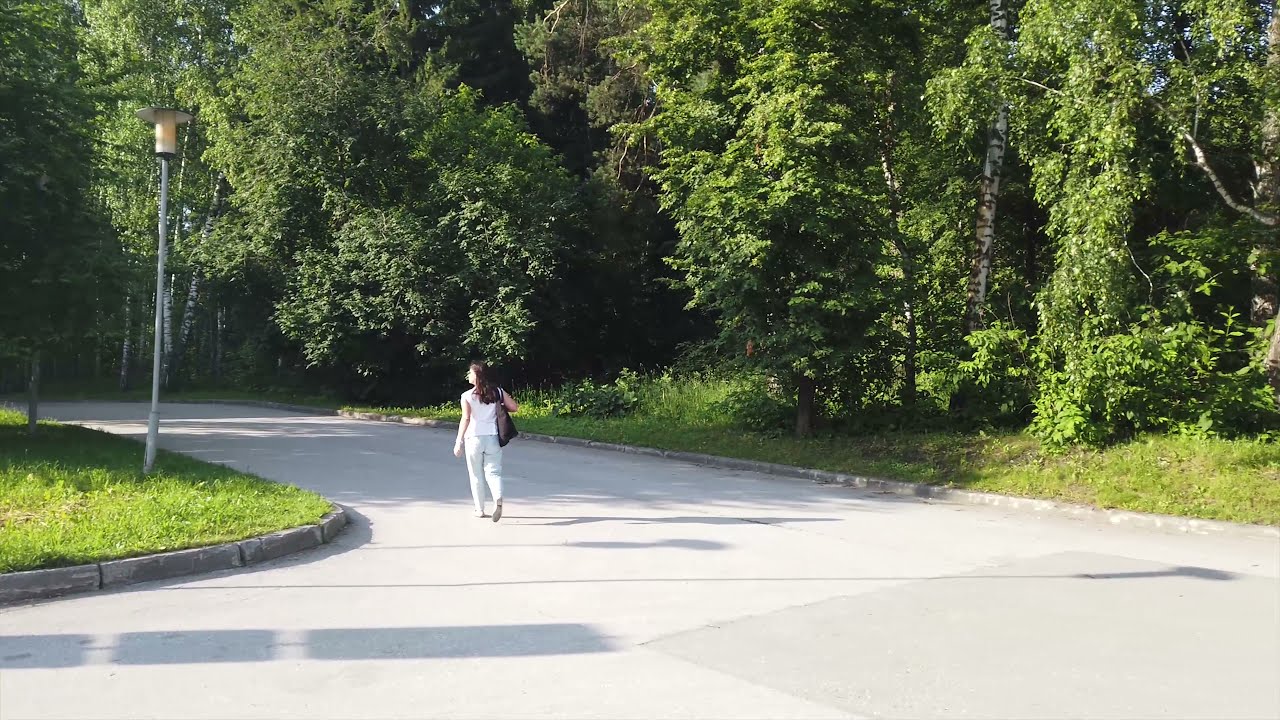 Прогулки по Новосибирску в 4К. Академгородок. Ул. Золотодолинская.