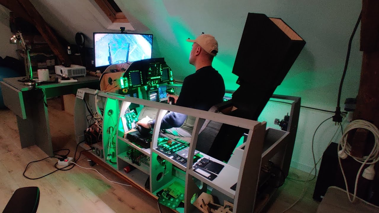 F18 Hornet cockpit building (Part 2 : Electronic integration)