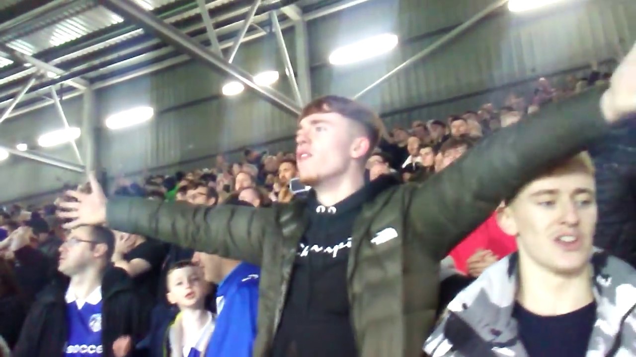 4000 OLDHAM ULTRAS GO CRAZY AFTER PENALTY AND GOAL AT FULHAM