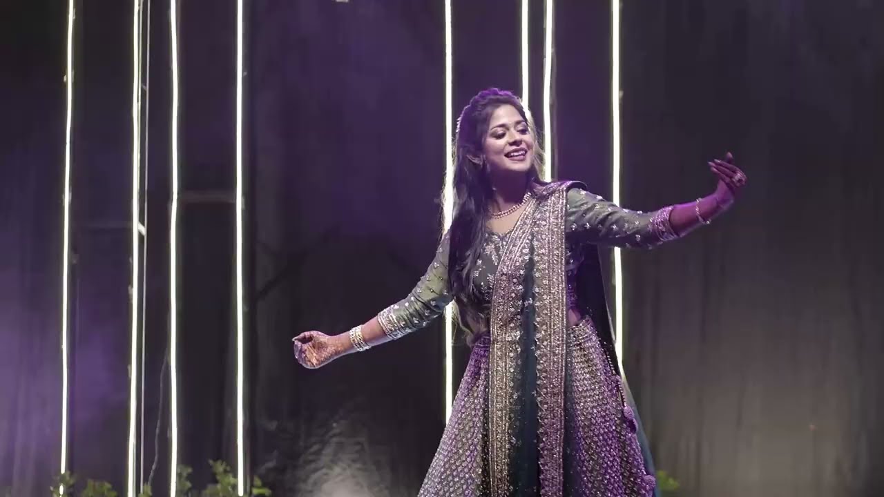 Elegant Bride Solo Dance | Piya Tose x Mere Khwabon Mein x Sau Aasmaan | Wedding Goals | Dancescapes