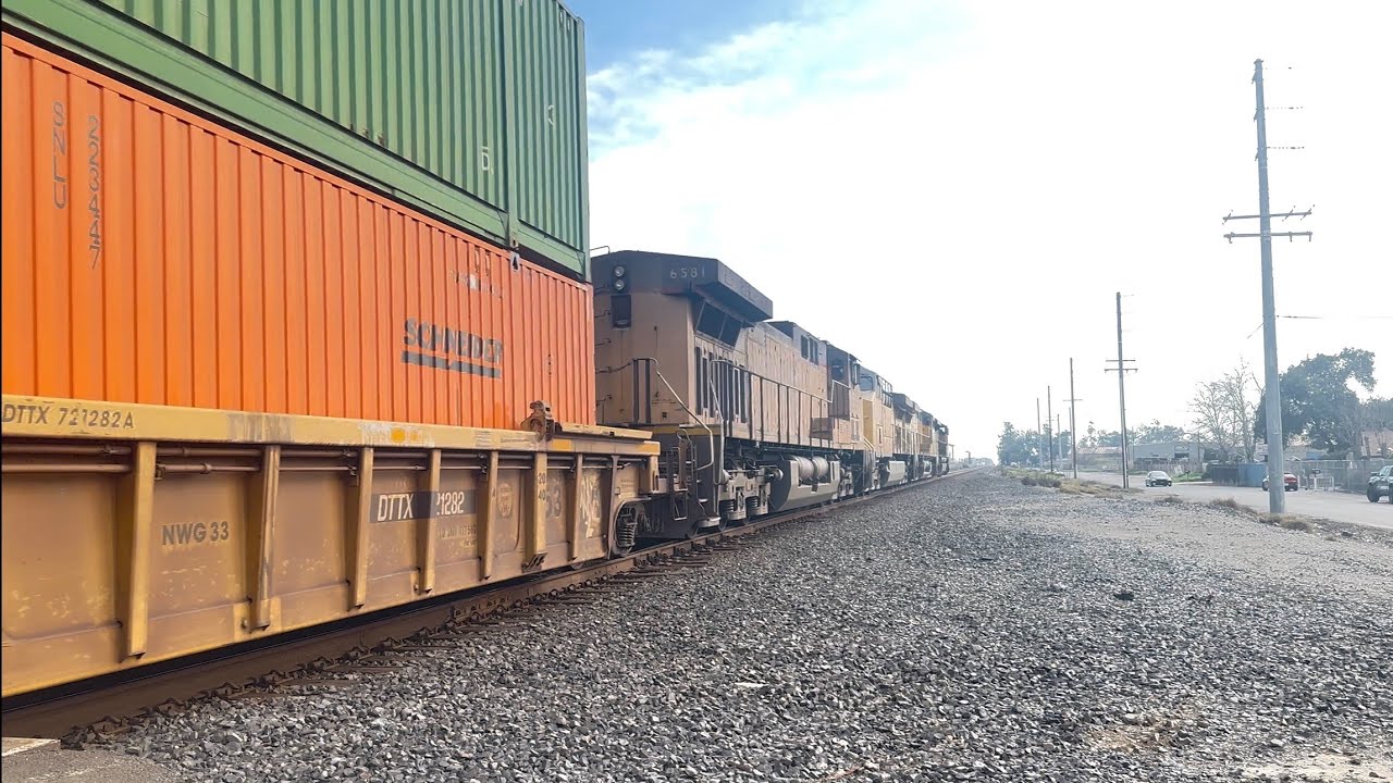 70 MPH Union Pacific Z train with a leading SD70ACE in Florin CA