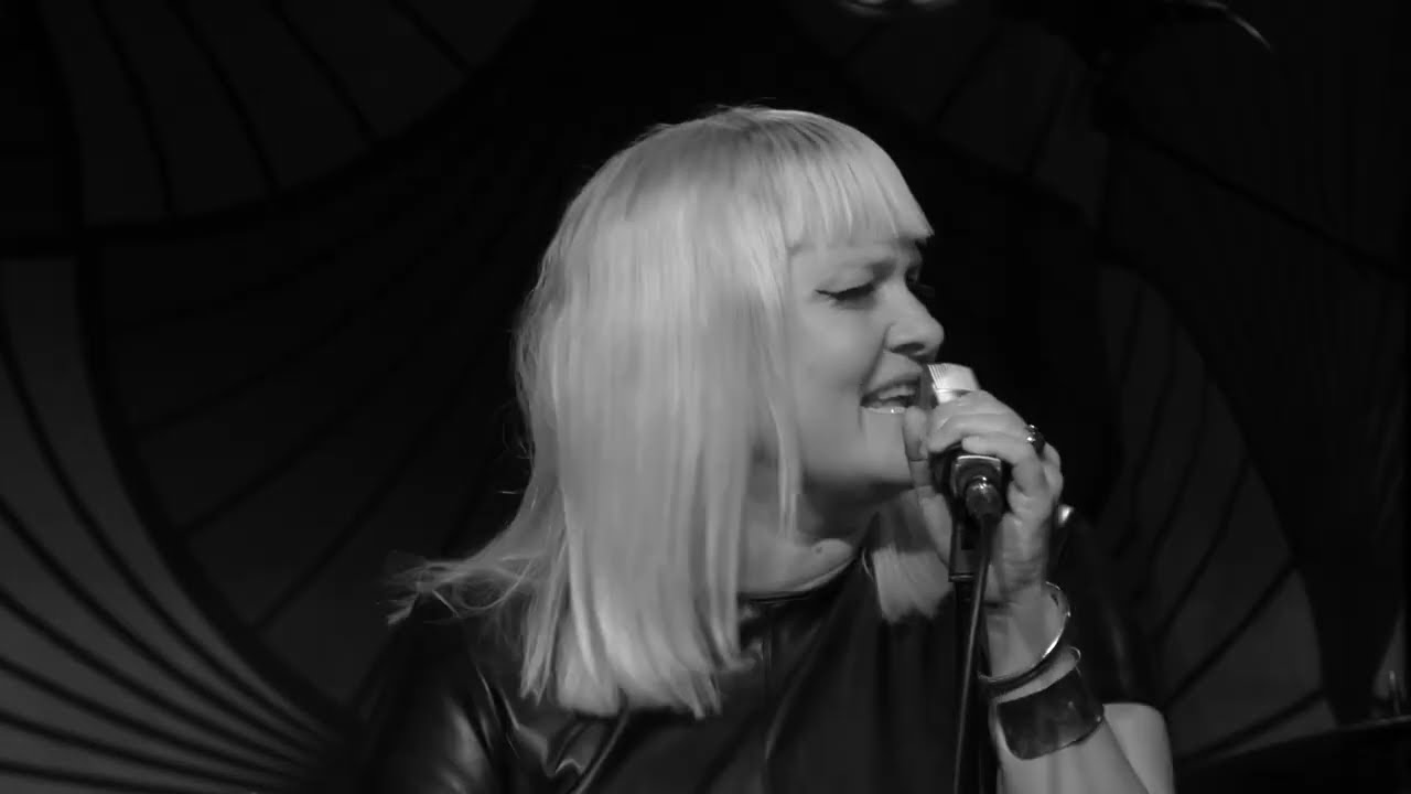 Nicole Bernegger «Crescent Moon» Live @Mühle Hunziken, Switzerland (27.10.2023)