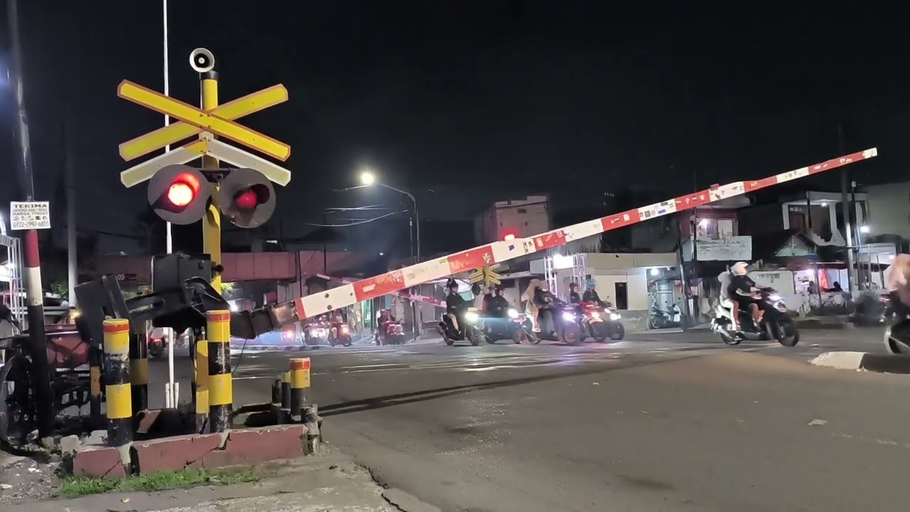 PALANG PERLINTASAN KERETA API, JL.KAPASARI, JPL 06, SURABAYA