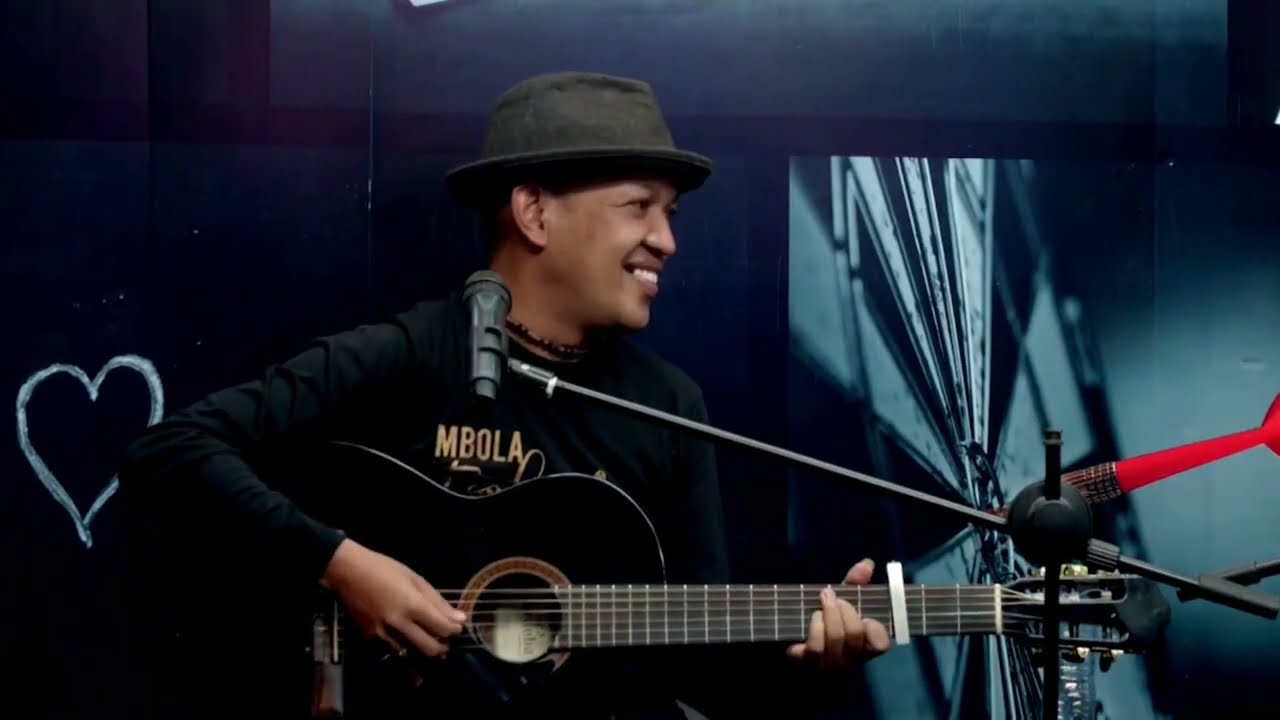 IRENY SAOFERA IRENY (Tarika Vintsy) - MBOLA TALENTA
