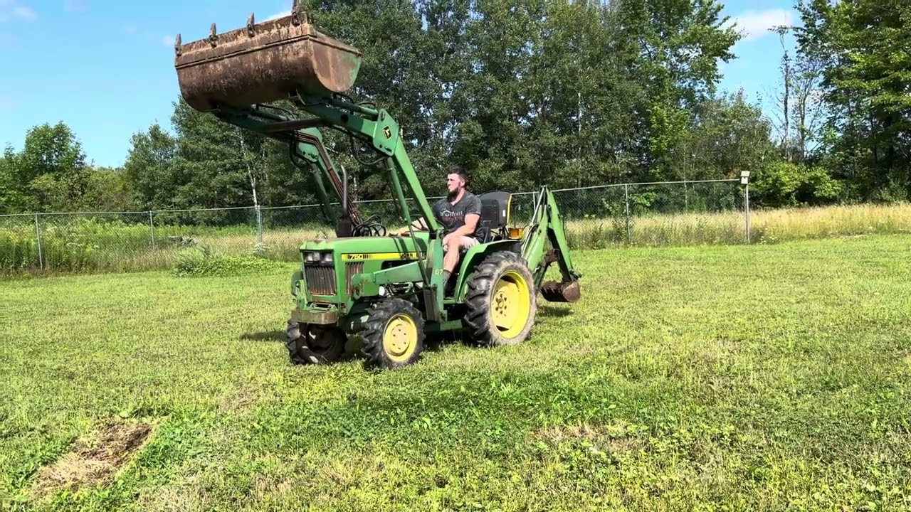 John Deere 750 
