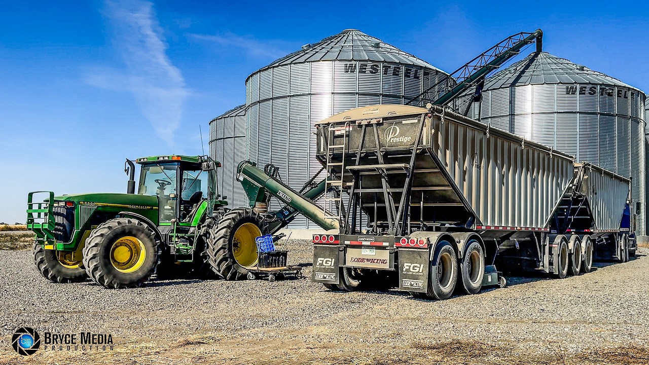🚜 Ernte 2025 in Kanada | Teil 3: Trucks + Super B & John Deere 8400 Traktor im Einsatz! | Soundvideo