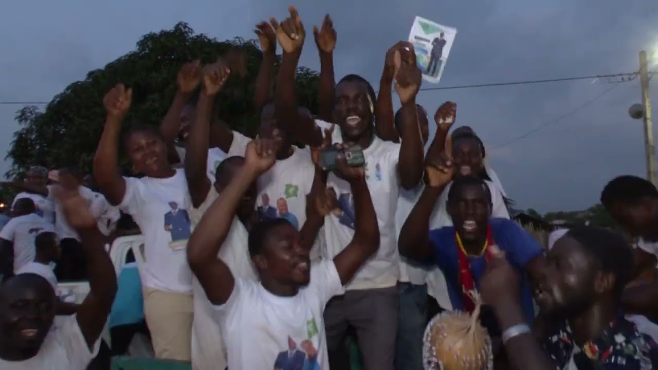 Emmanuel Yao et Fiény Kouadio en campagne à Kounfao pour les élections municipales 2023