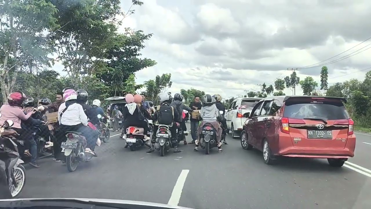 Menuju Haul Abah guru sekumpul part 5, banyak dapat makan dan minuman berkah bin gratis.