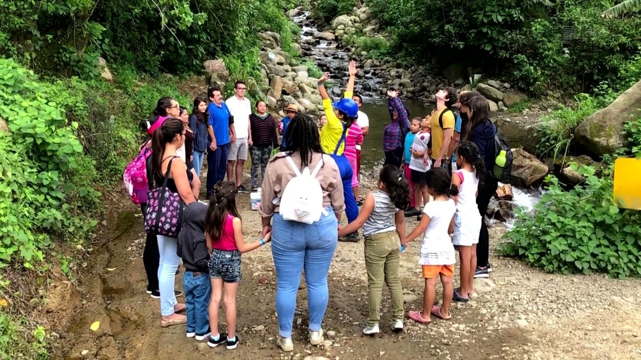 Comunidades exigen reconocimiento legal a sistemas comunitarios de agua