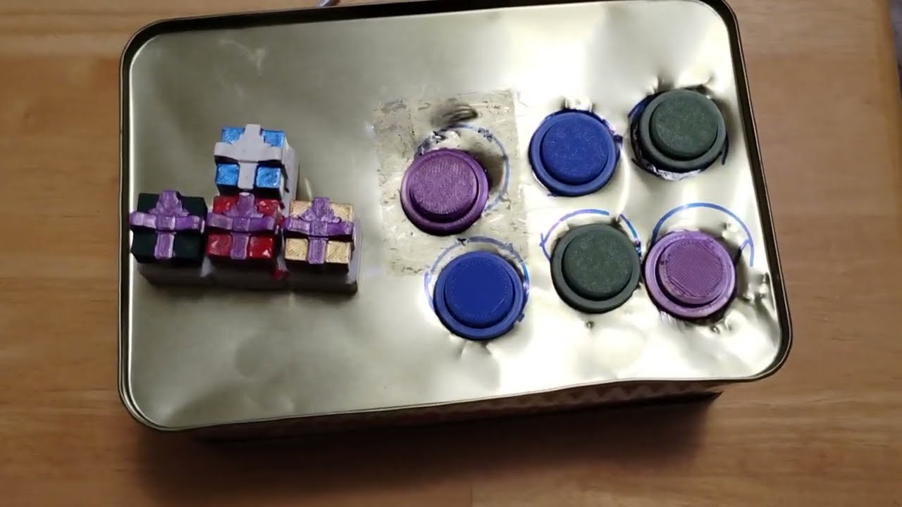 Merry Mixmas! (Fightstick made from a Dollar Store tin)