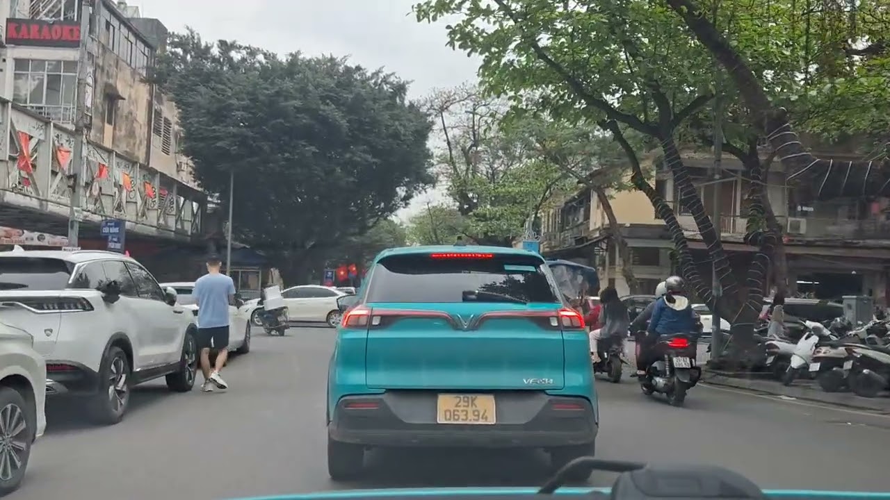 Phố cổ hà nội lúc 13h