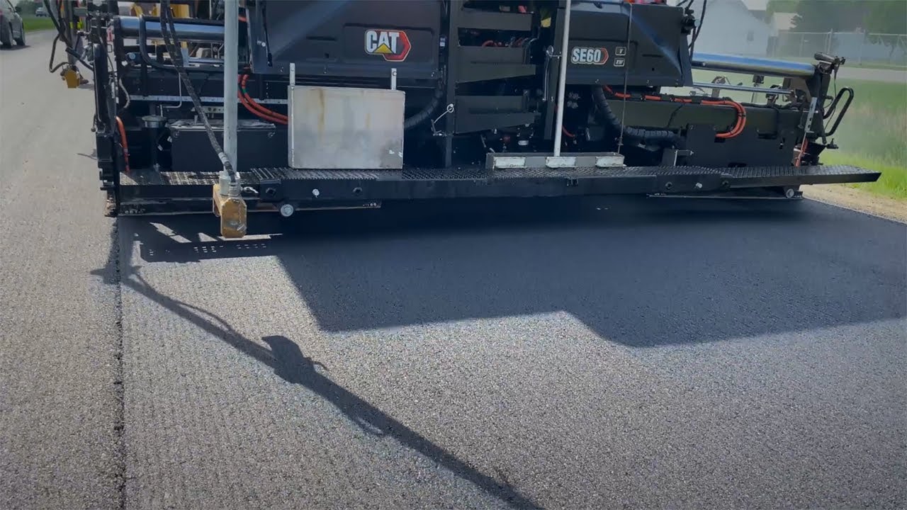 Customer Testimonial: Cat® SDX Screed Plates (Central Specialties Inc. and Pavewise, USA)