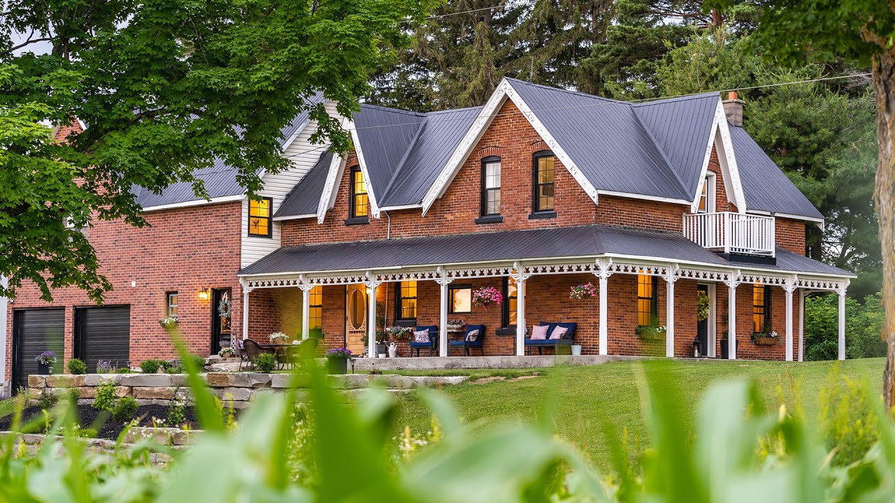 Luxury Designed Farmhouse // Hawkstone Ontario