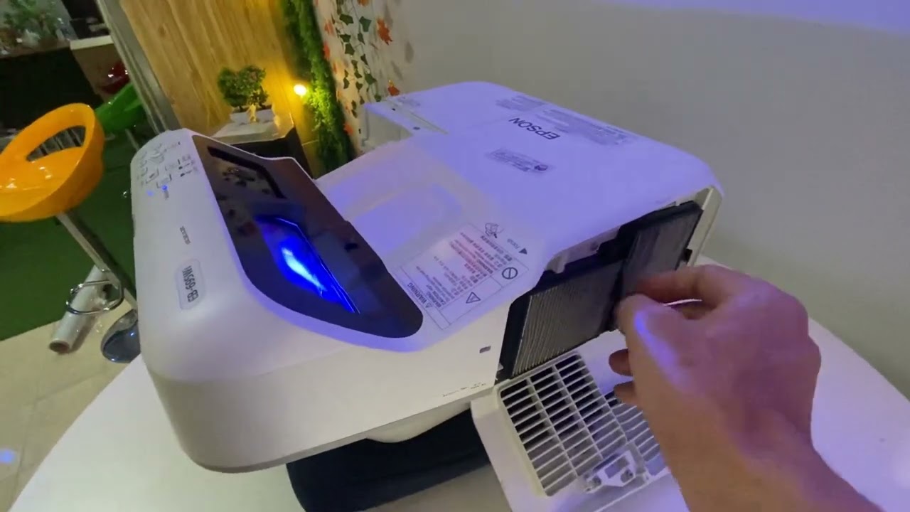 Máy chiếu siêu tương tác bằng tay Epson EB-695Wi