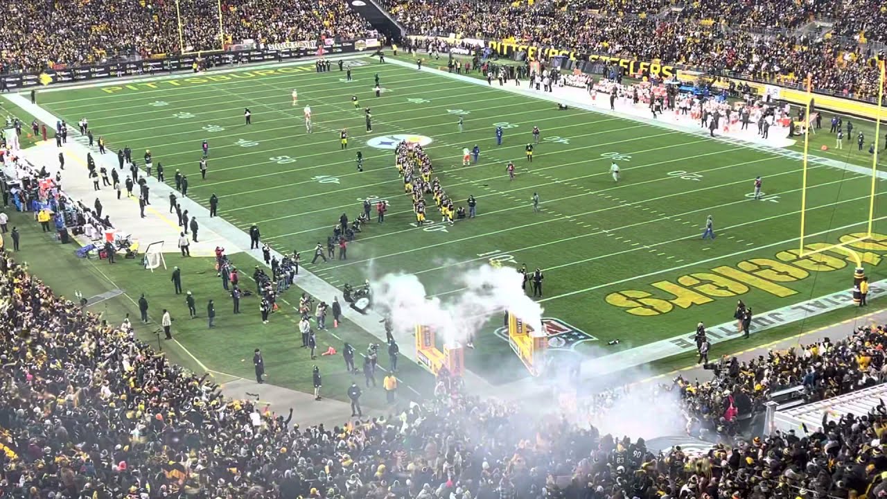 Ben Roethlisberger runs through tunnel for introduction before final Heinz Field game for Steelers