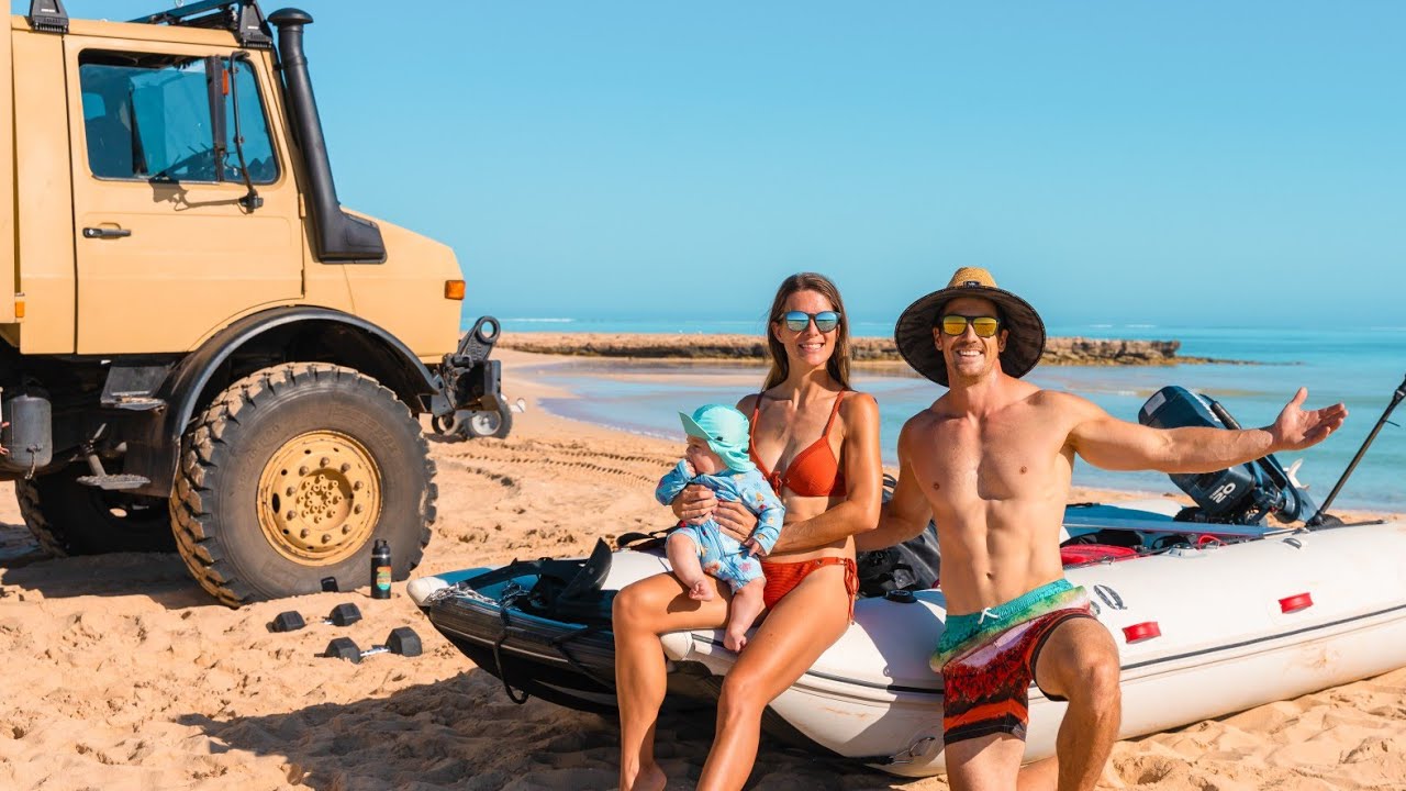 DIVING For DELICIOUS Rock Lobster & Spearfishing Ningaloo - True Kit Discovery 400 Inflatable Boat