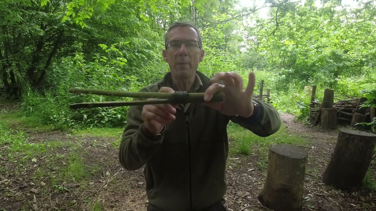 How to make woodland tongs