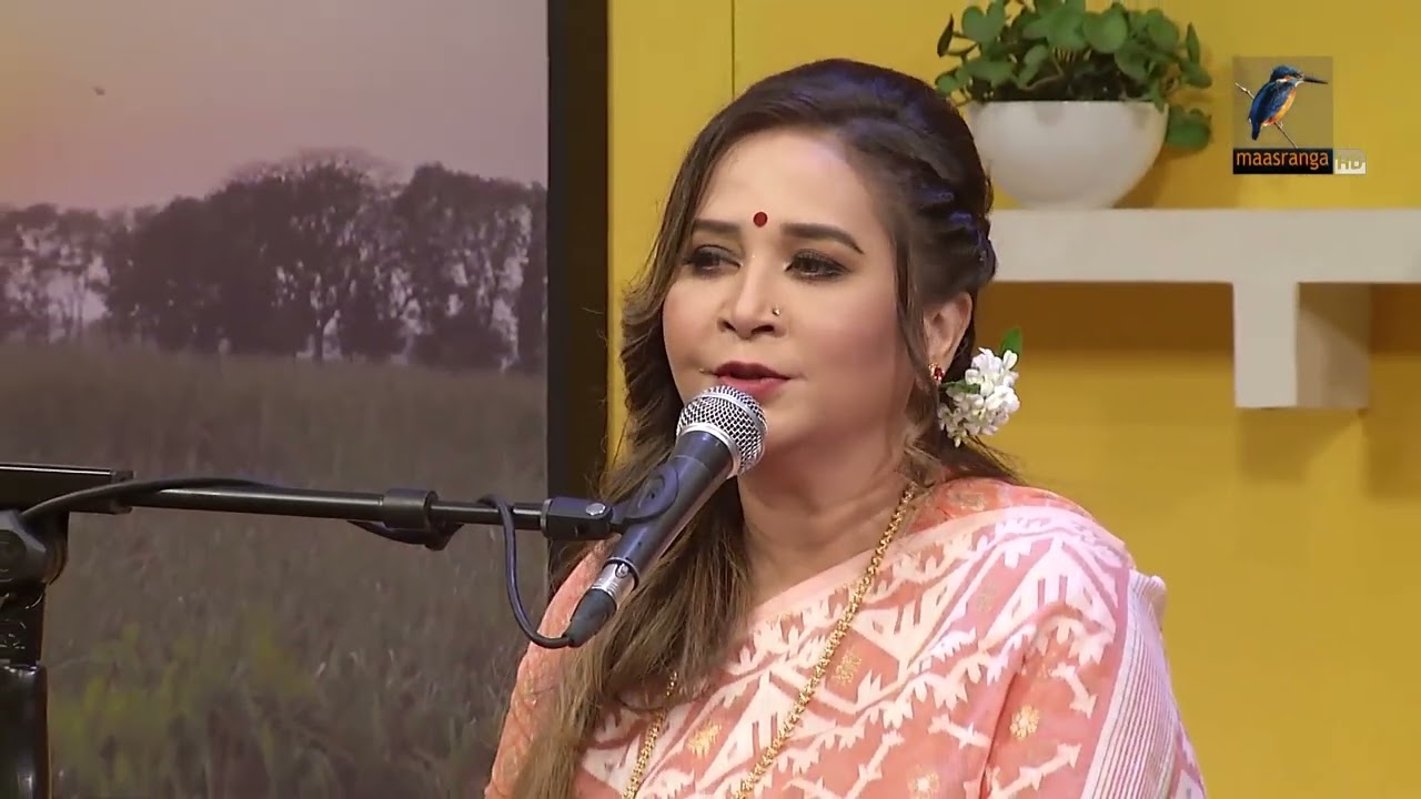 আকাশের হাতে আছে একরাশ নীল