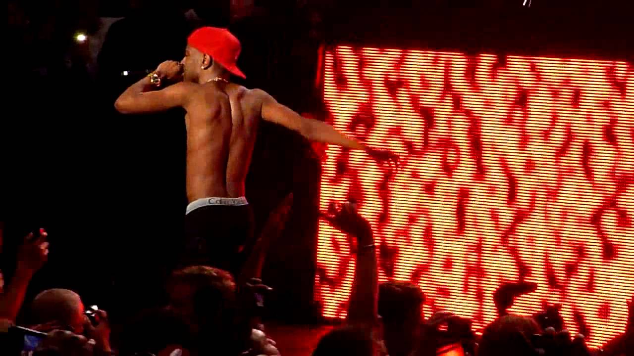 Big Sean & Nicki Minaj - Dance (A$$) LIVE!! (8-31-13)