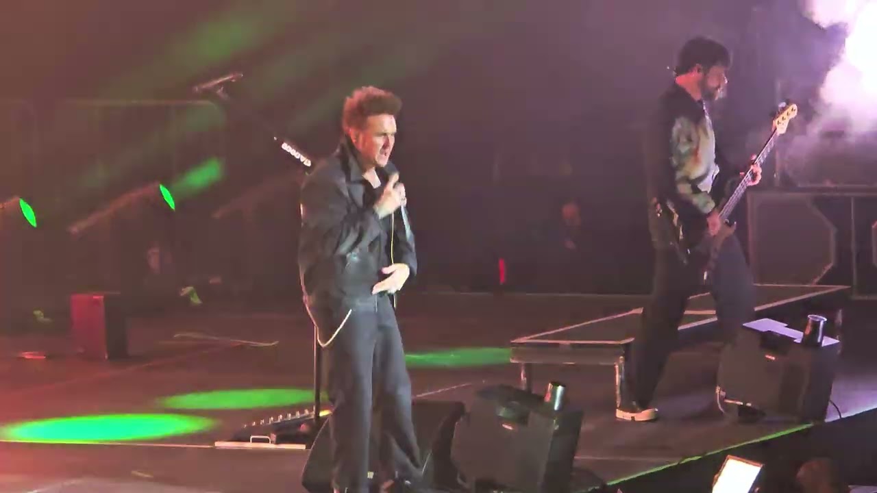 Papa Roach - ...To Be Loved - Live in Laval 2025-12-08