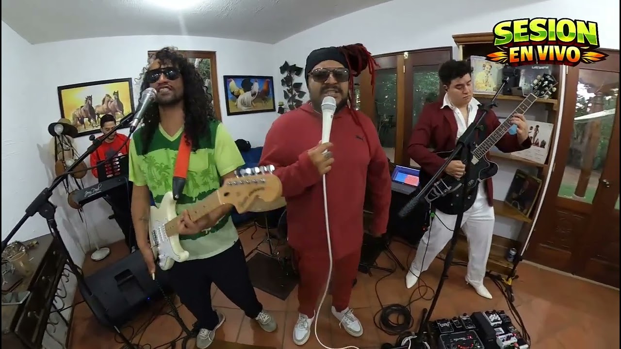 VOY – Moco y los Flamboyantes ft. Waka