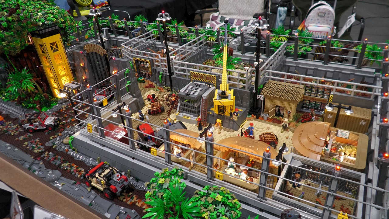 Ucieczka dinozaur&oacute;w LEGO z Parku Jurajskiego