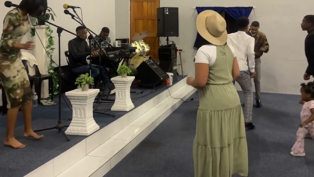 Tel hom op! Youth Service “Let go, let God!” 