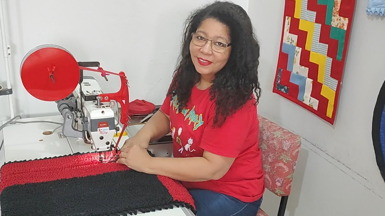 INICIANTES NA M&Aacute;QUINA FRUFRUZEIRA😲DICAS DE COMO ACERTAR NA COSTURA DO TAPETES DE FRUFRU