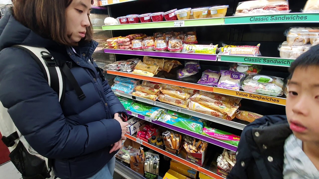 聽說美國7-11很難買？...逛逛夜晚的好萊塢星光大道 洛杉磯ep36