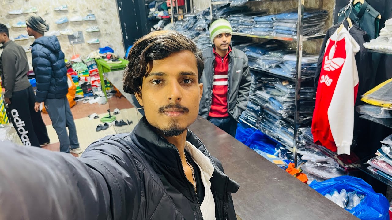 Aj Dost ka Shopping ke Liye Gye Mera He Shopping  Kara Dya Log 🥵🥵🥵🥵😂😂😂😂😂😂😂￼￼￼￼